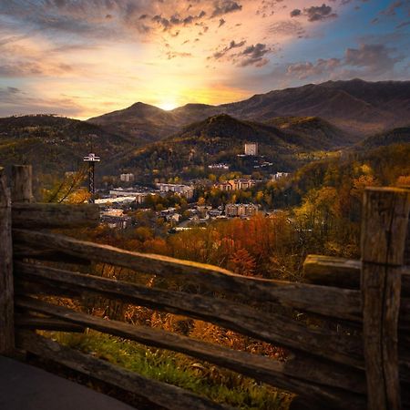 Rock Of Ages, Hot Tub, Game Room, Wifi, 1089 Free Tickets Each Paid Day, Dollywood And More 鸽子谷 外观 照片